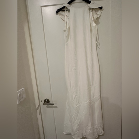 Badgley Mischka Heather Wedding Gown - Picture 4 of 9